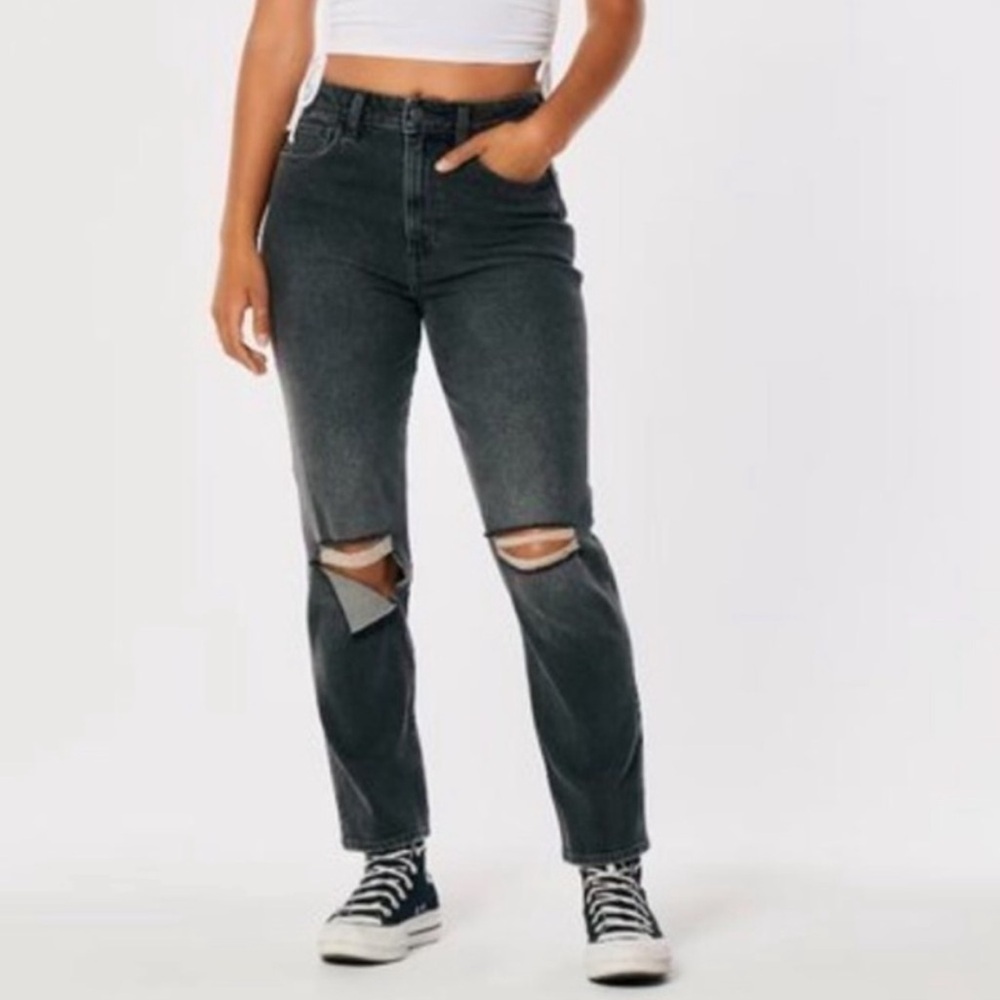 NWT Hollister ultra high-rise mom jeans